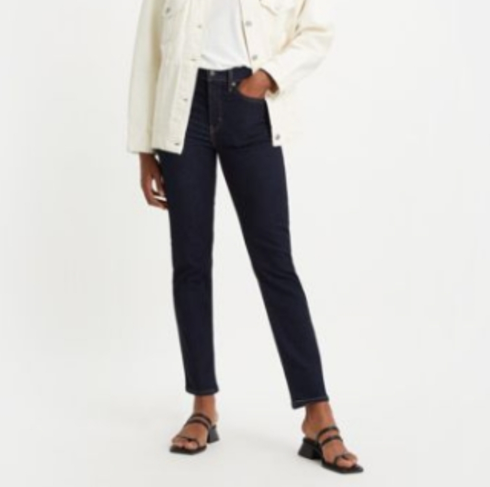 Levi's Women's 724 High Rise Straight Jeans Skinny Leg Size 26W X 30L